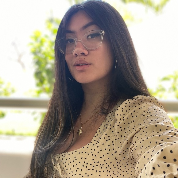 Meet your Posher, Alyssa Jasmine 💕✨ - Picture 3 of 4